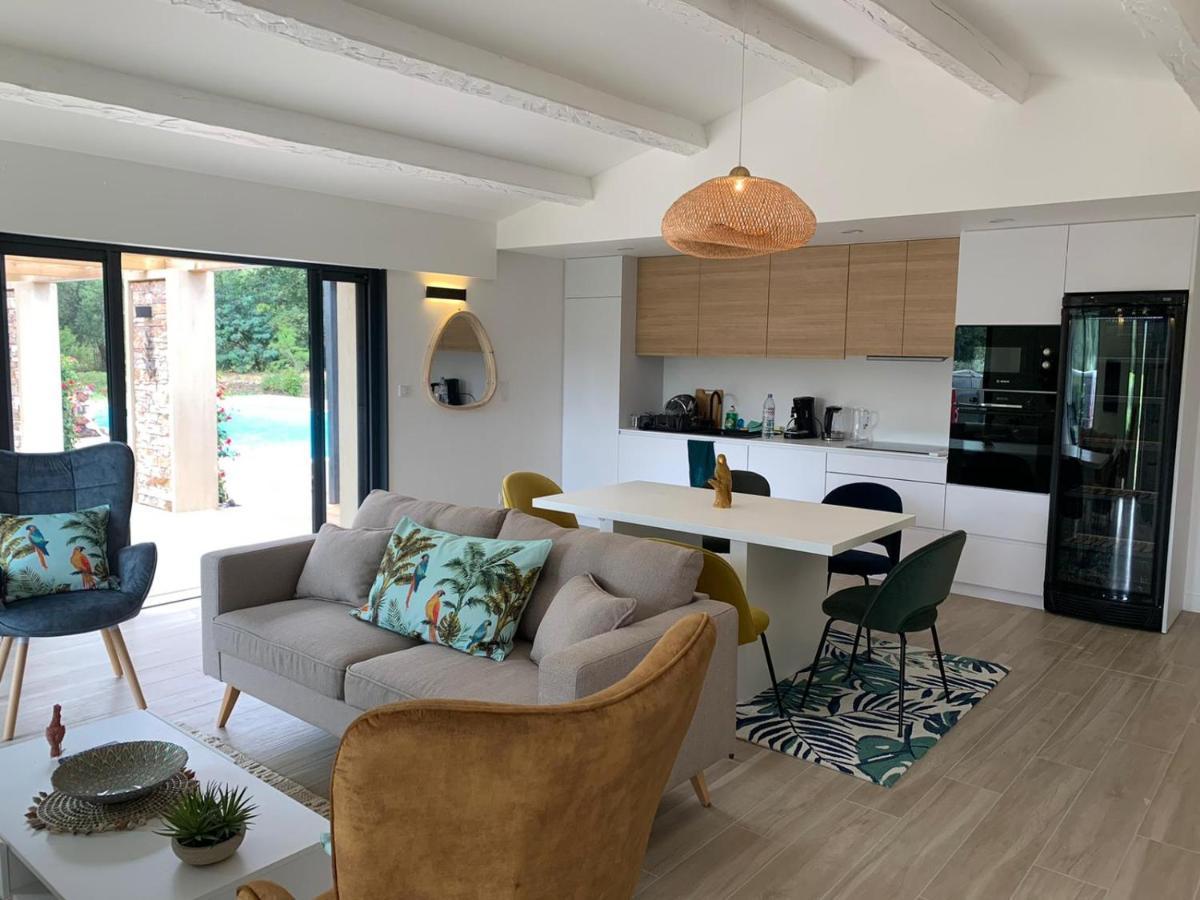 Magnifique Villa Avec Piscine Au Coeur Des Vignes Cogolin Exterior foto