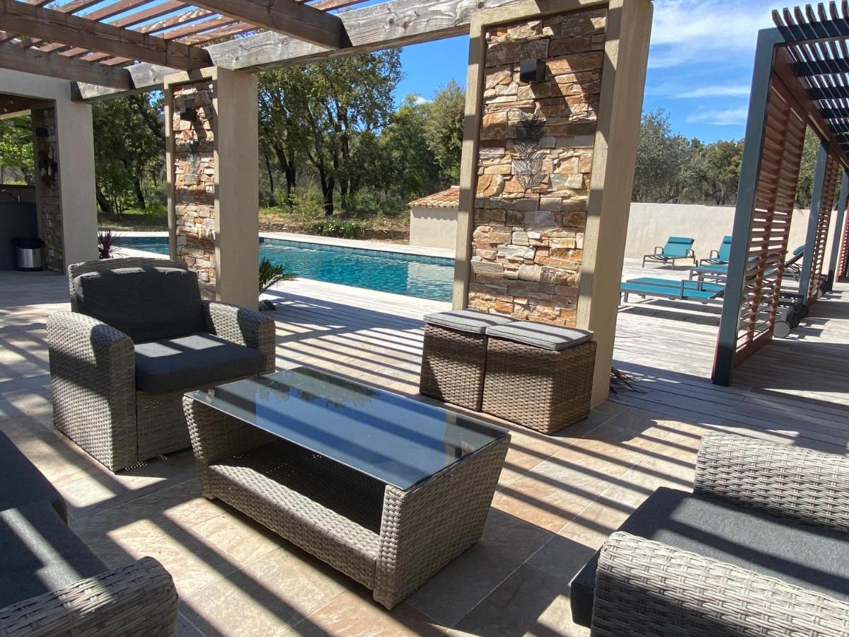 Magnifique Villa Avec Piscine Au Coeur Des Vignes Cogolin Exterior foto